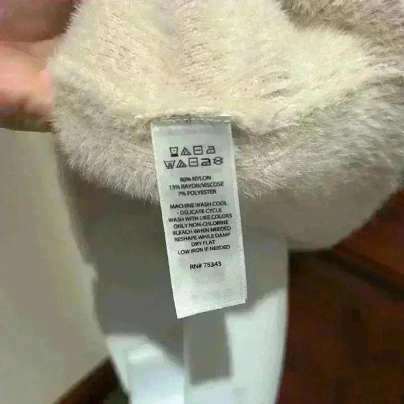 RACHEL ZOE Fuzzy Top medium - Picture 3 of 4